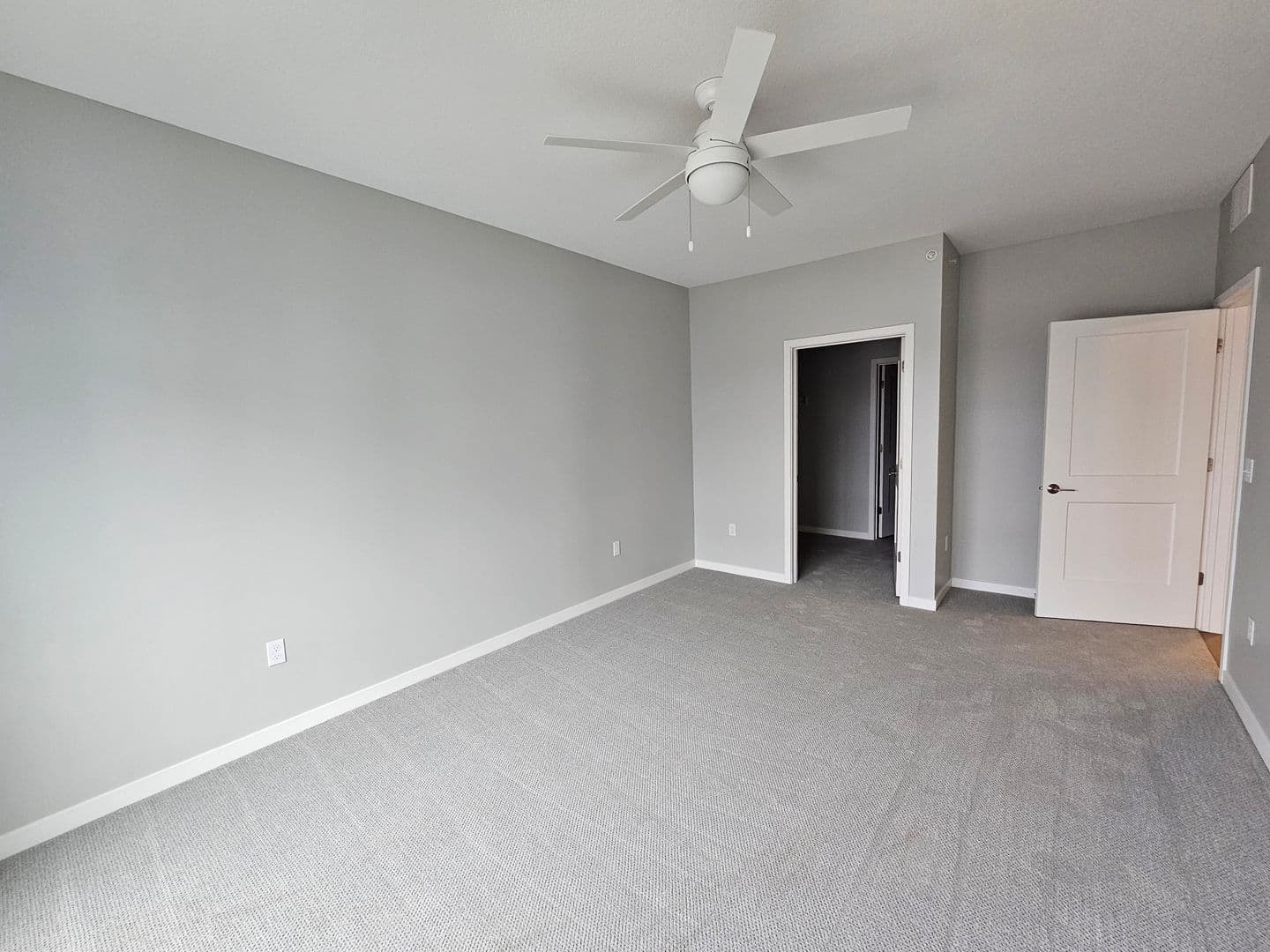 Owatonna Apartment: 210 Oak Ave N