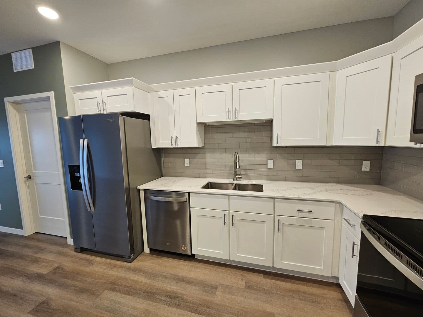 Owatonna Apartment: 210 Oak Ave N