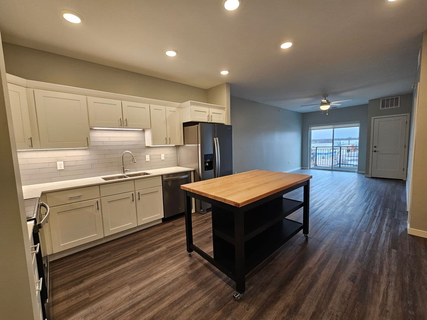 Owatonna Apartment: 210 Oak Ave N