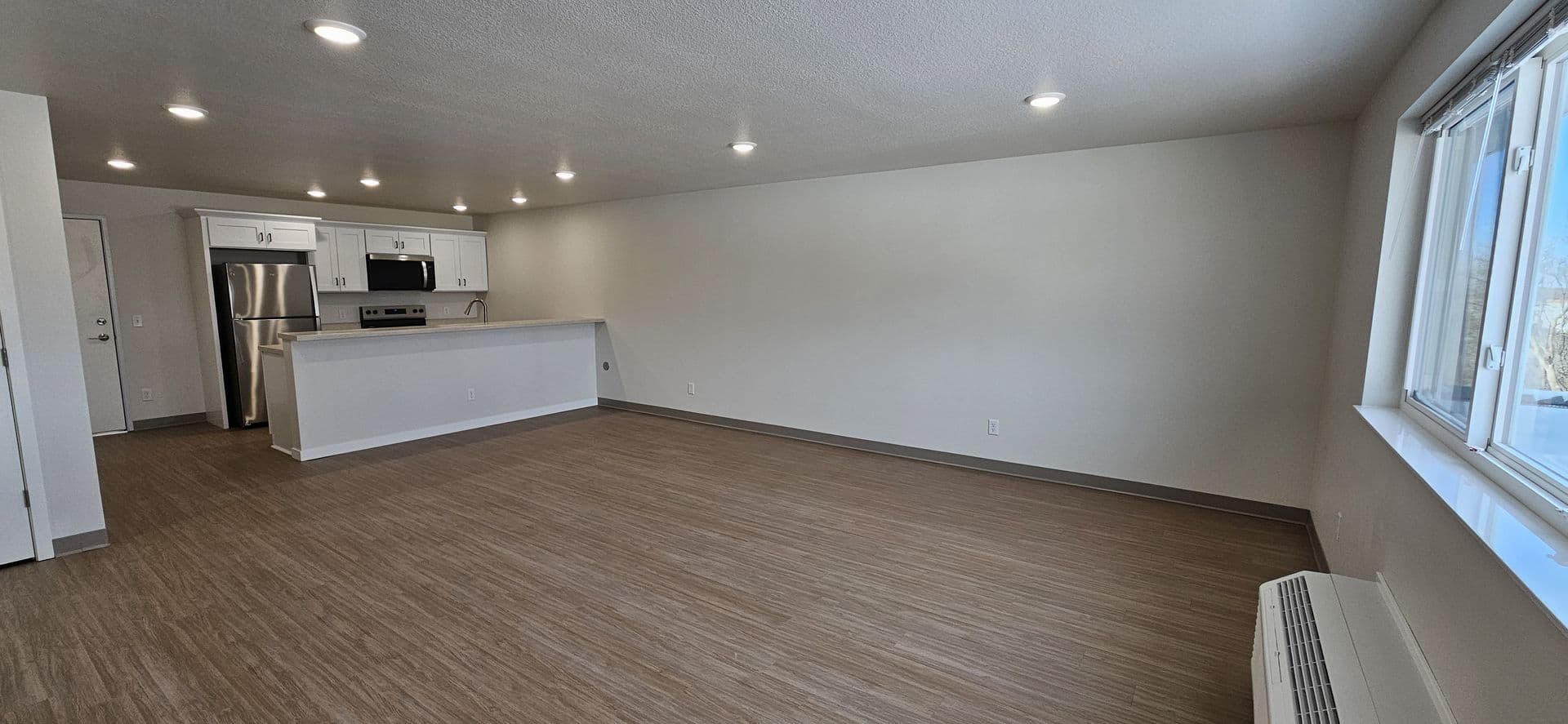 Ellendale Apartment: 520th 6th St.