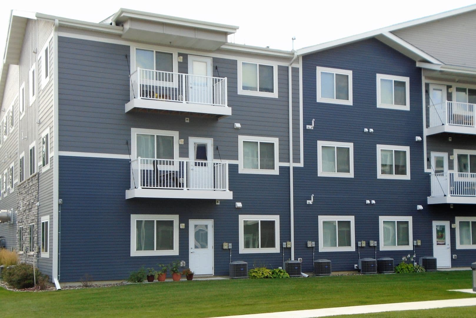 Owatonna Apartment: 320 & 310 Allan Avenue