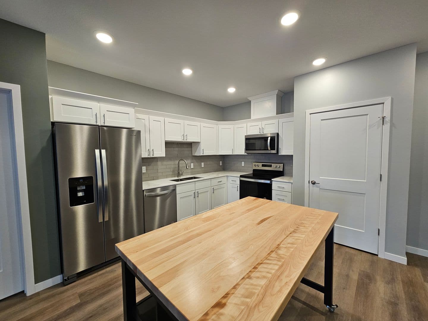 Owatonna Apartment: 210 Oak Ave N