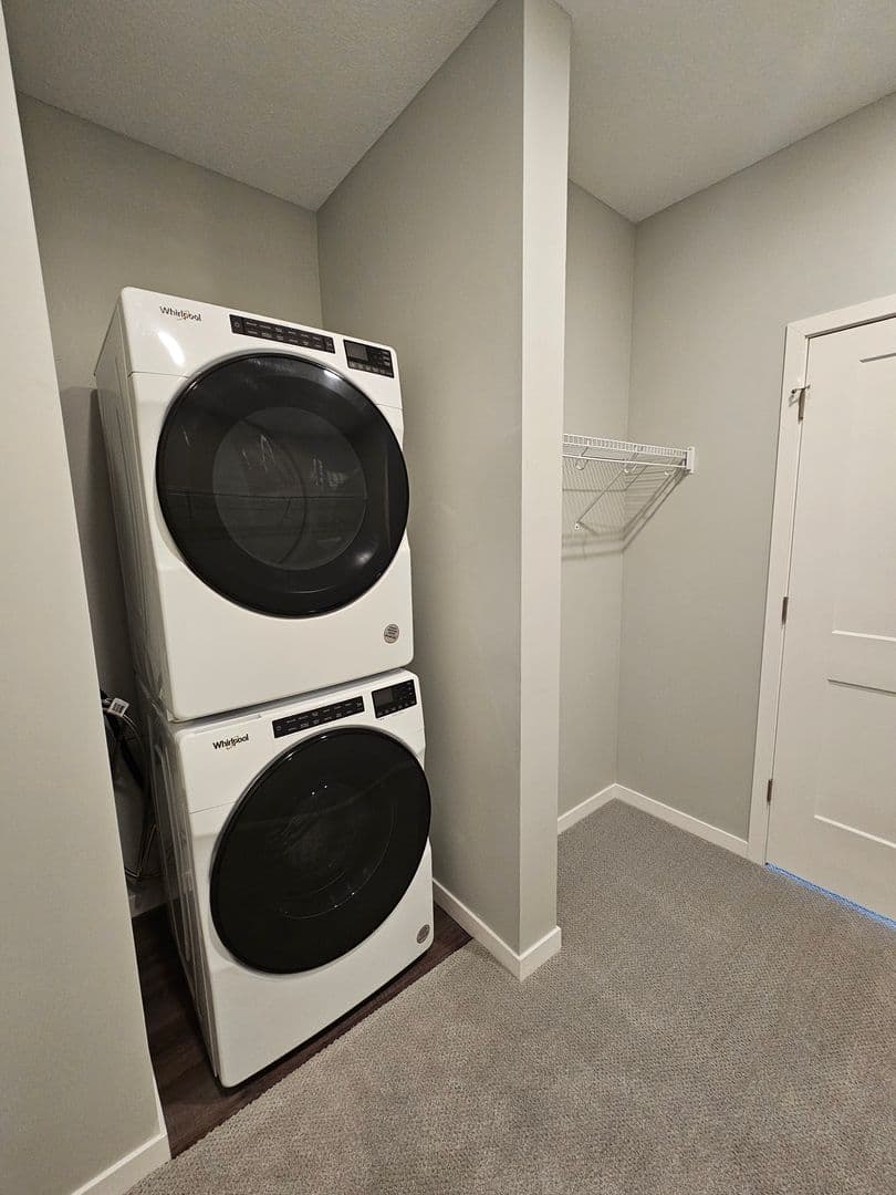 Owatonna Apartment: 210 Oak Ave N
