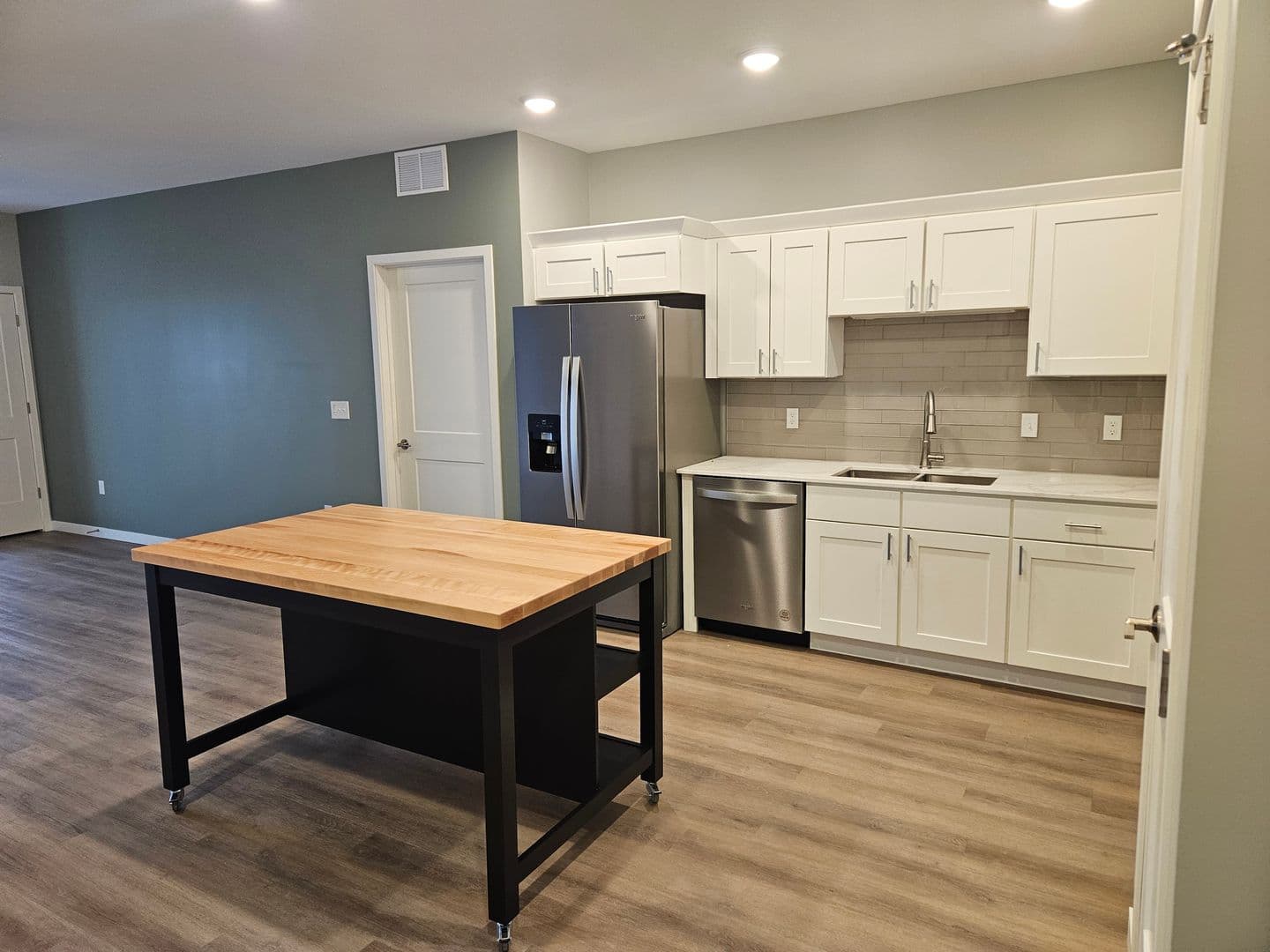 Owatonna Apartment: 210 Oak Ave N
