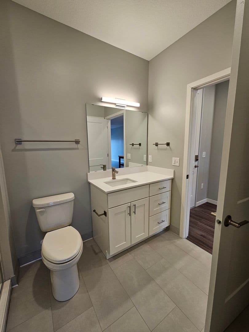Owatonna Apartment: 210 Oak Ave N