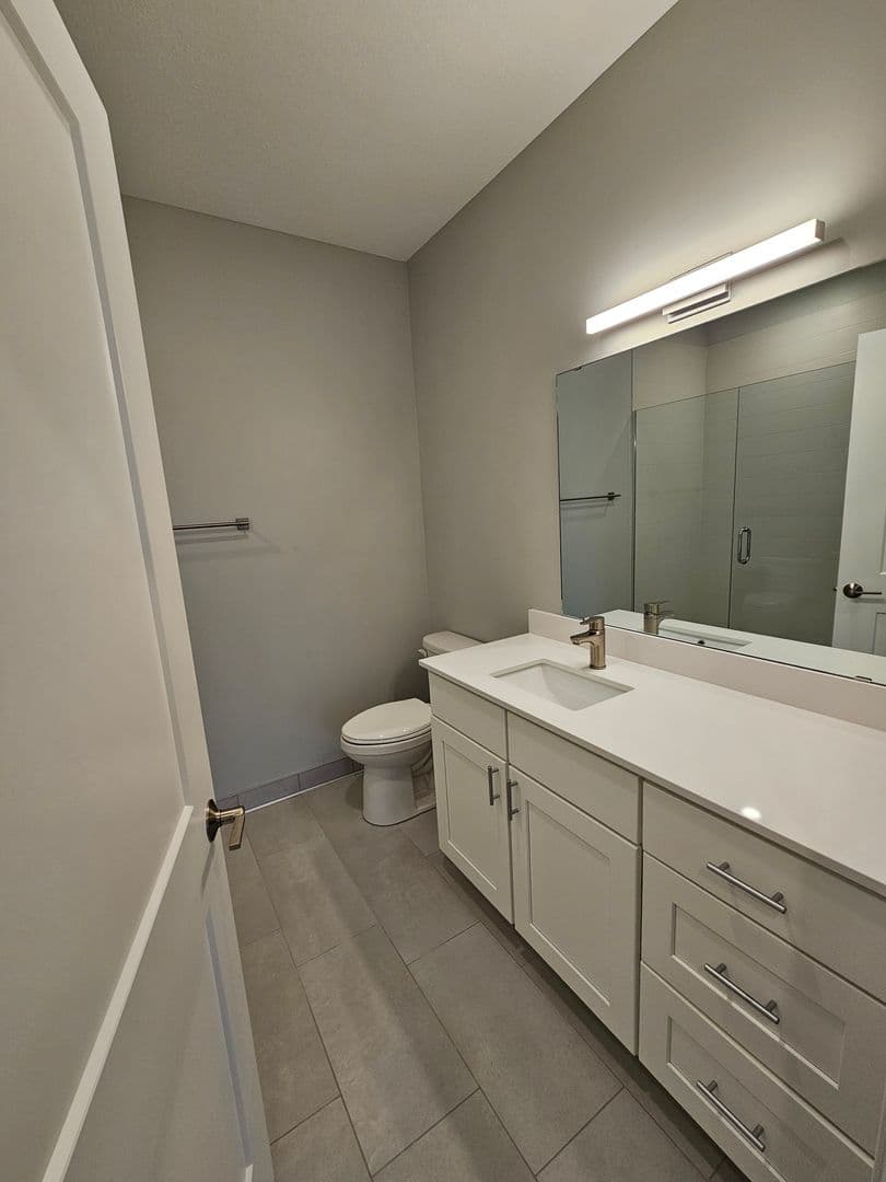 Owatonna Apartment: 210 Oak Ave N