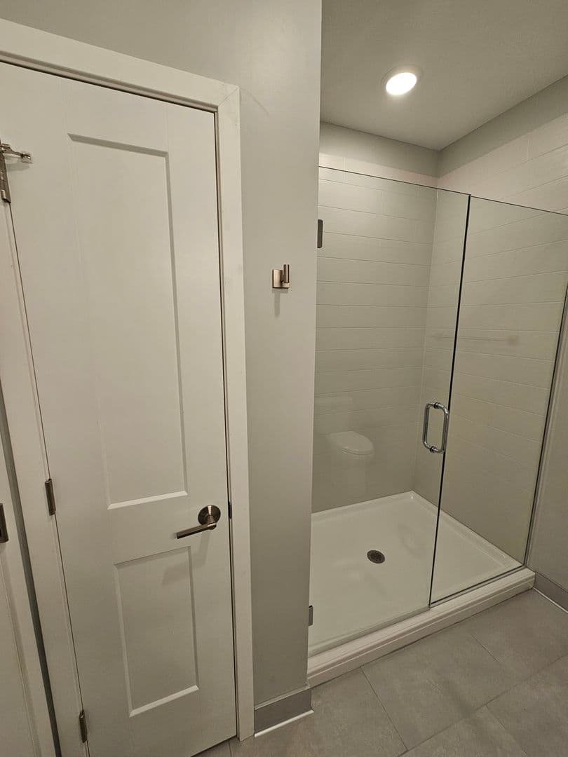 Owatonna Apartment: 210 Oak Ave N