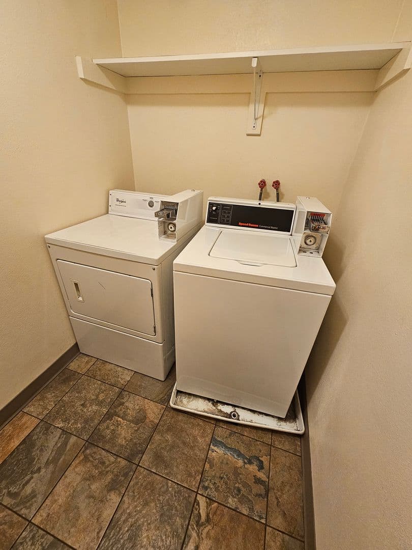 Owatonna Apartment: 227 S Chambers Ave