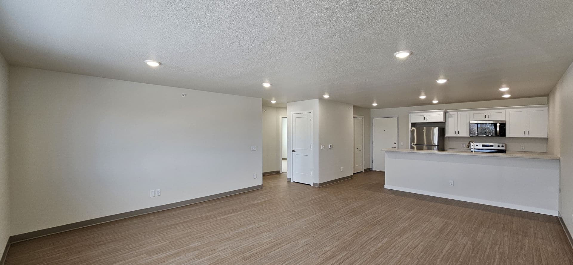 Ellendale Apartment: 520th 6th St.