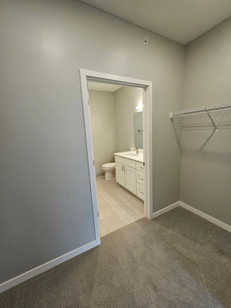 Owatonna Apartment: 210 Oak Ave N