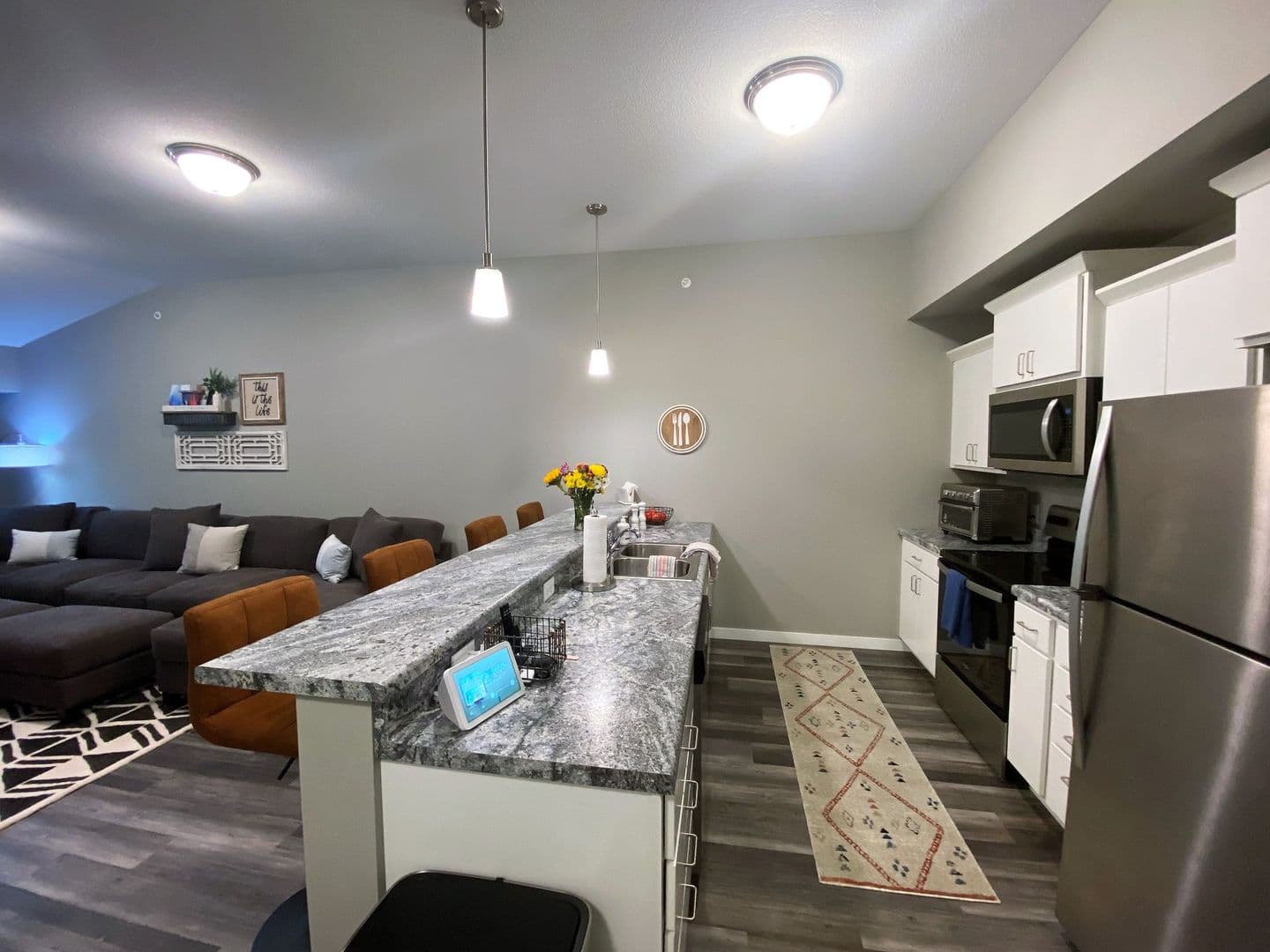 Owatonna Apartment: 325 Florence Ave