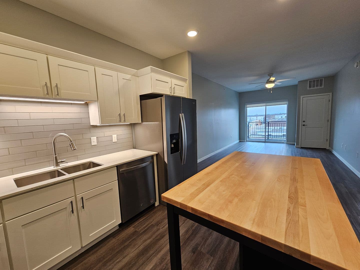 Owatonna Apartment: 210 Oak Ave N