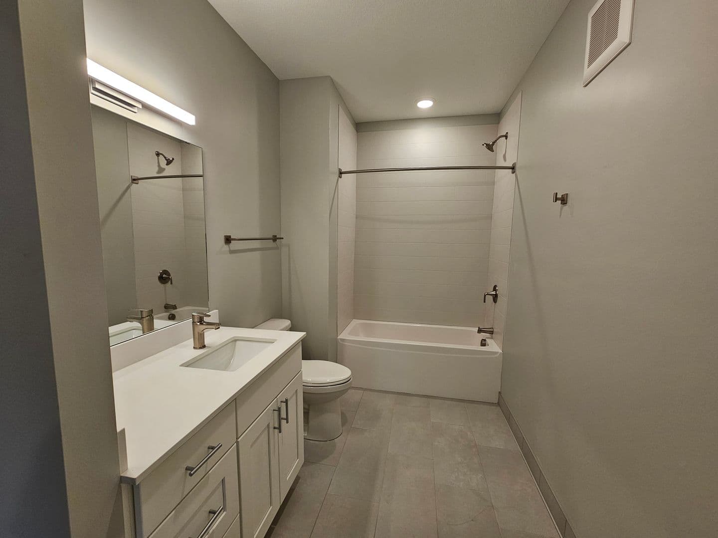 Owatonna Apartment: 210 Oak Ave N