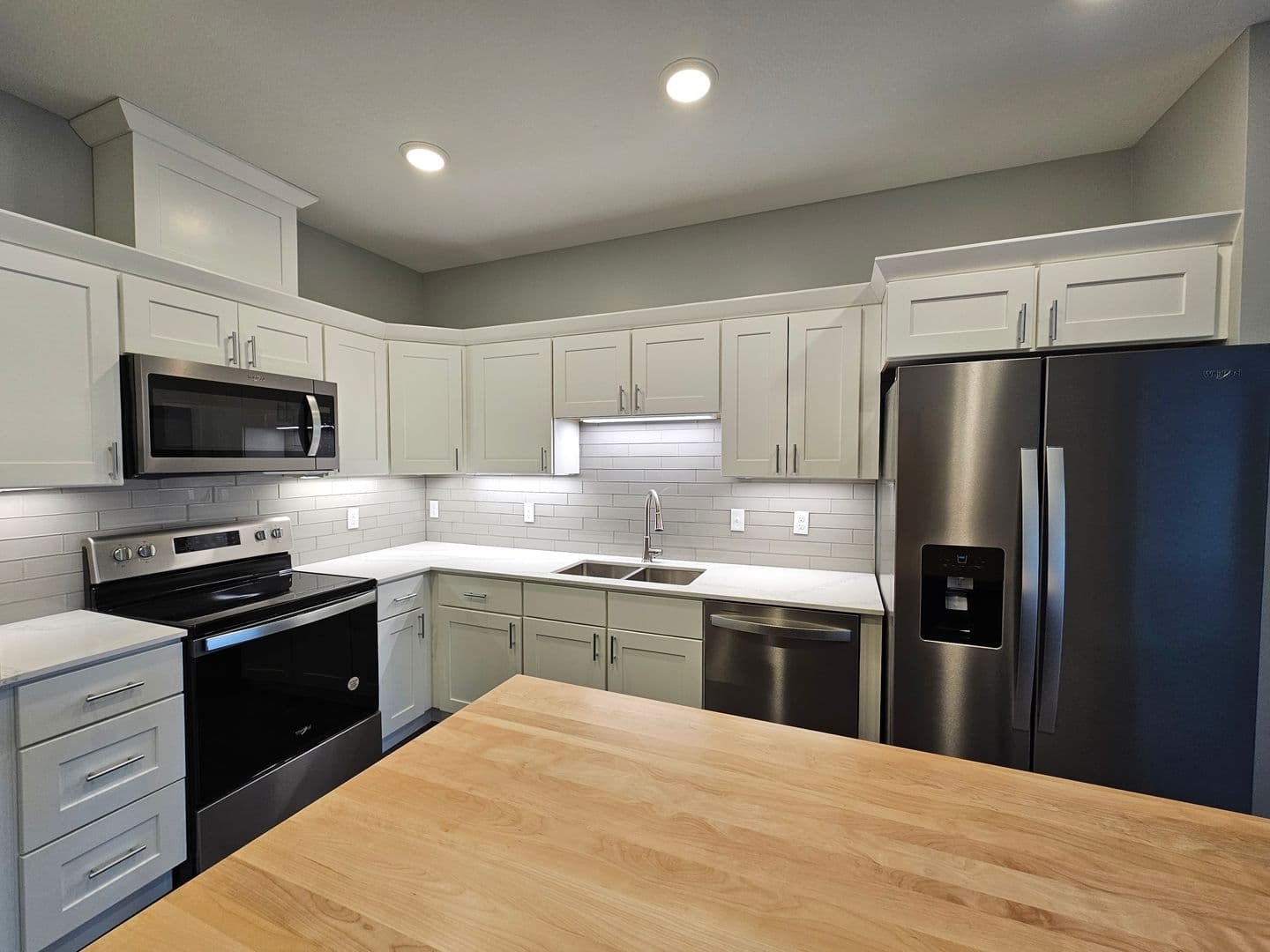 Owatonna Apartment: 210 Oak Ave N