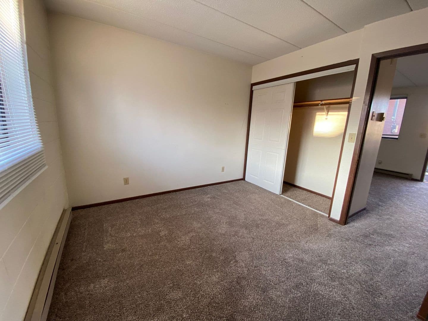 Owatonna Apartment: 422 N Cedar Ave
