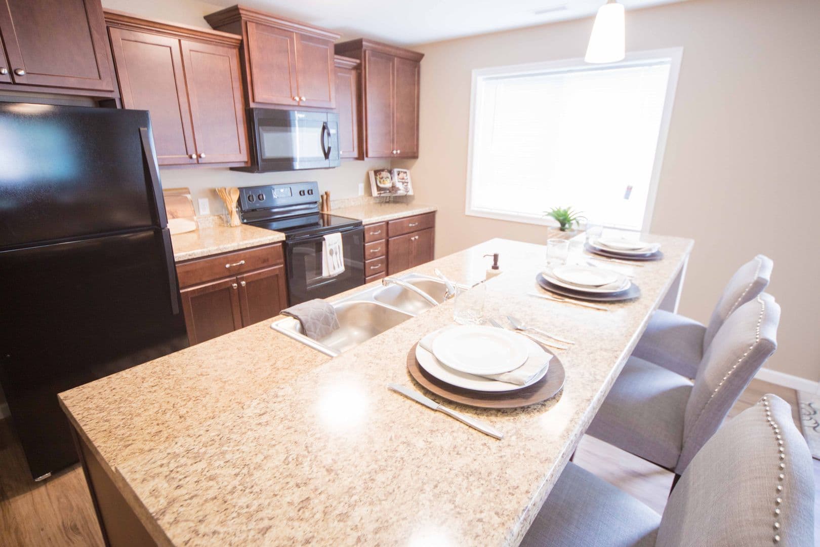 Owatonna Apartment: 320 & 310 Allan Avenue