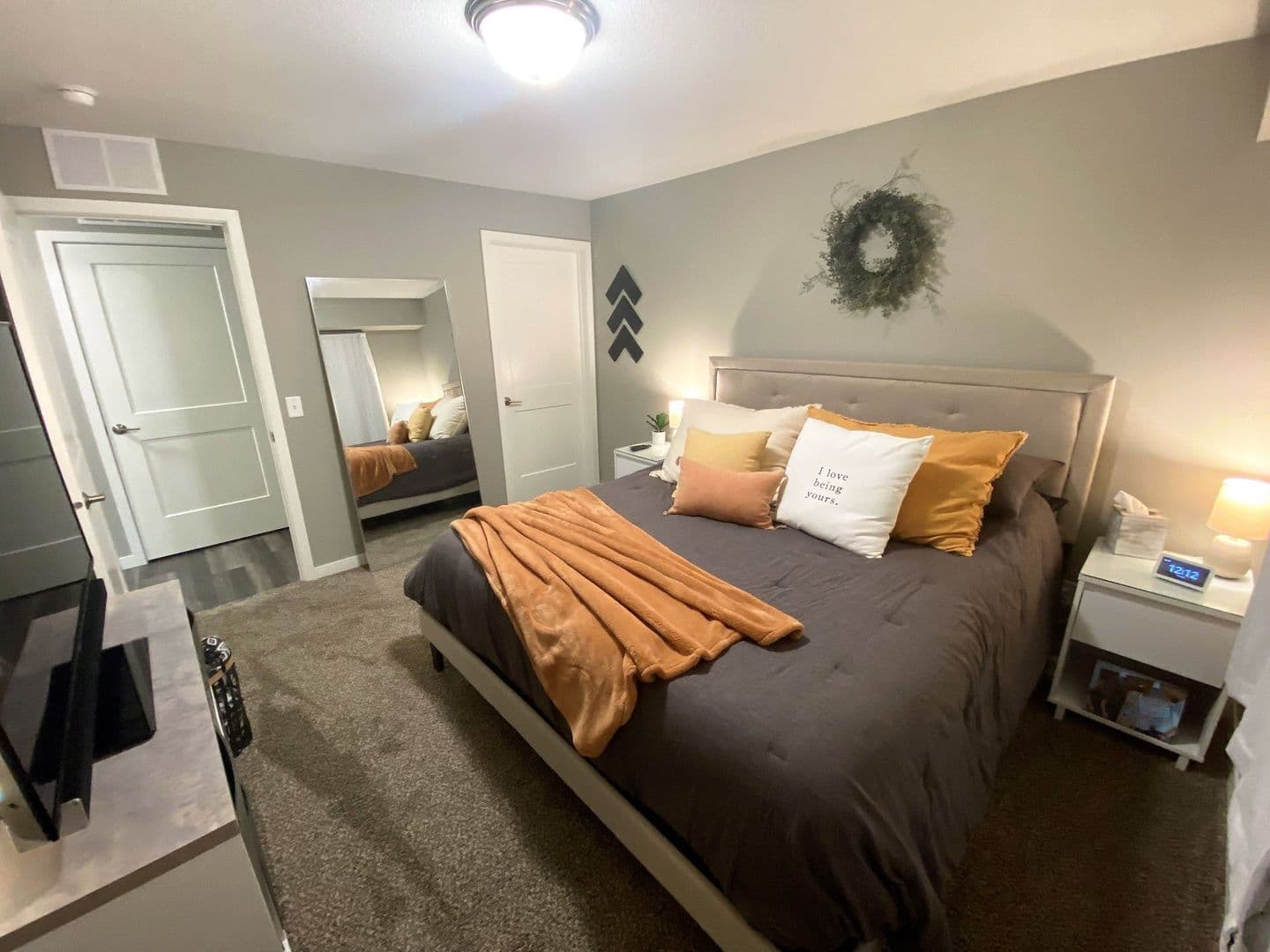 Owatonna Apartment: 325 Florence Ave
