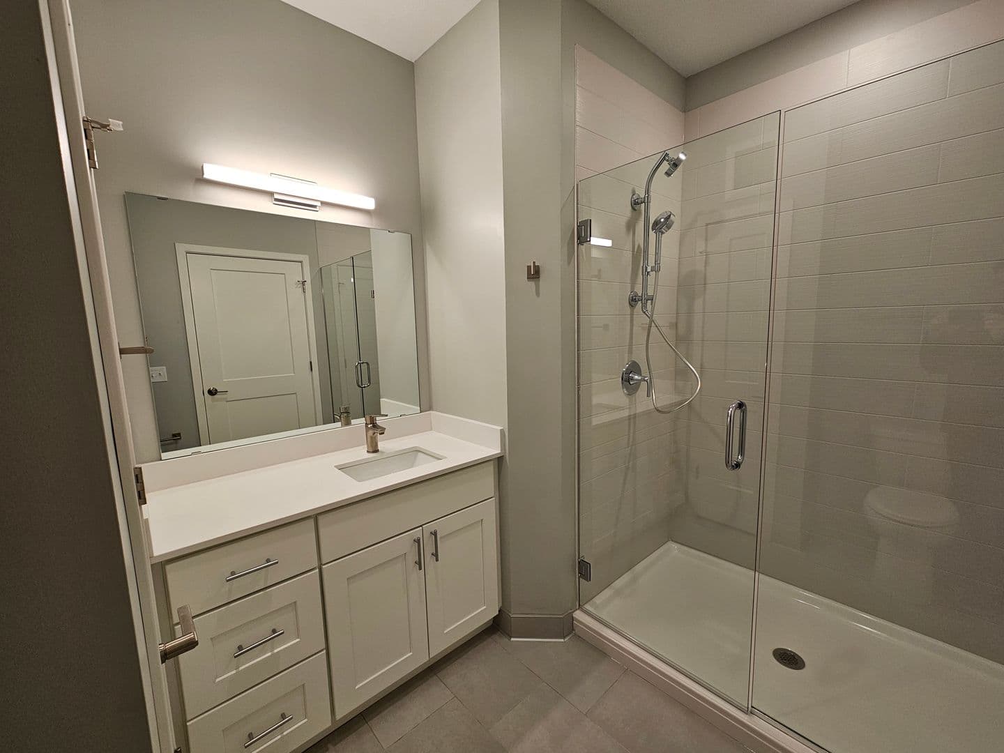 Owatonna Apartment: 210 Oak Ave N