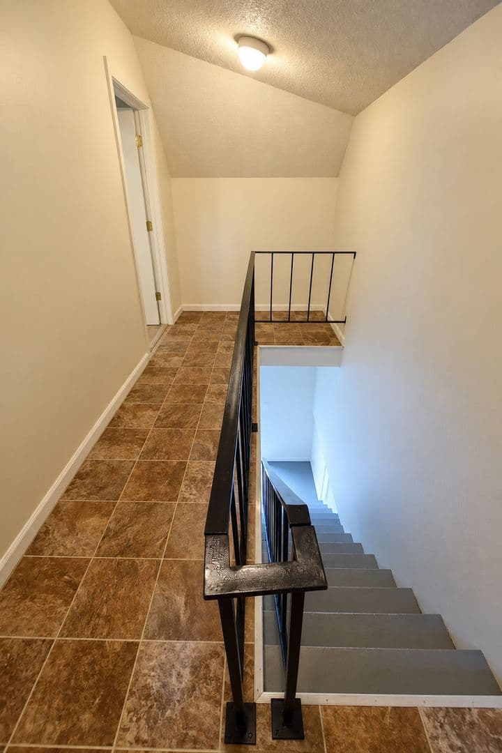 Portland Apartment: 1814 SE Madison St.