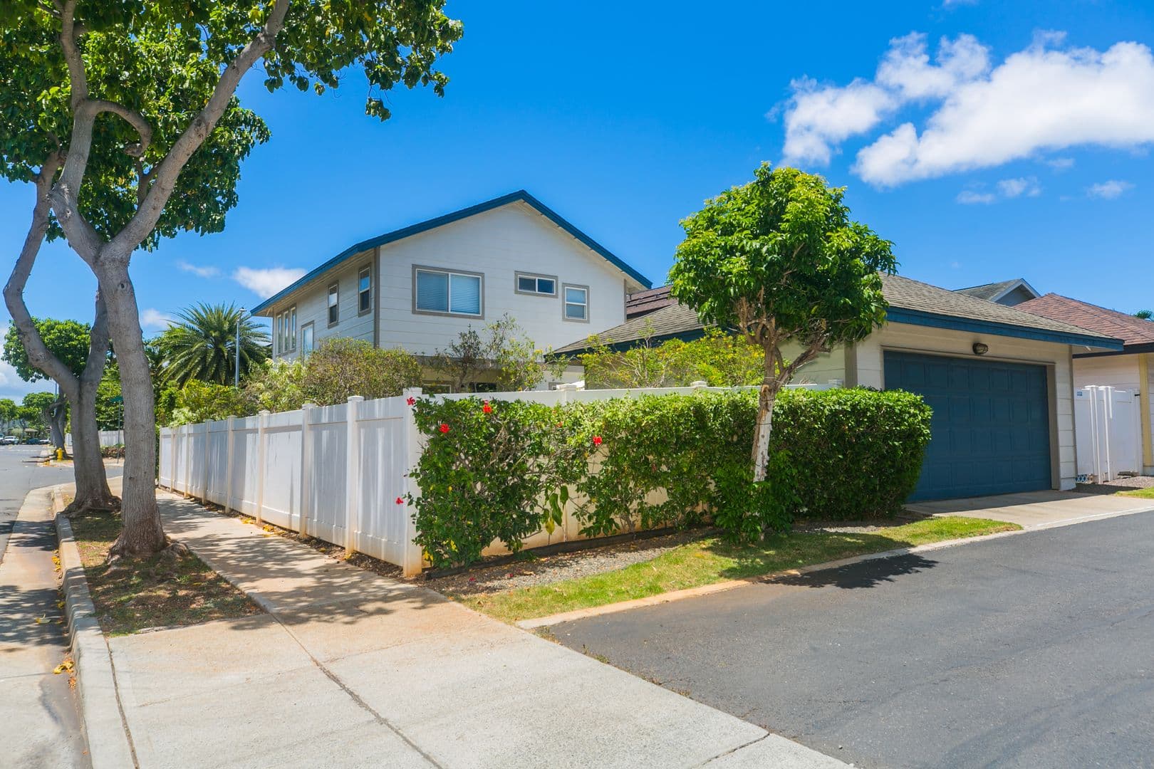 Ewa Beach House: 91-1053 Kaikauhaa St.