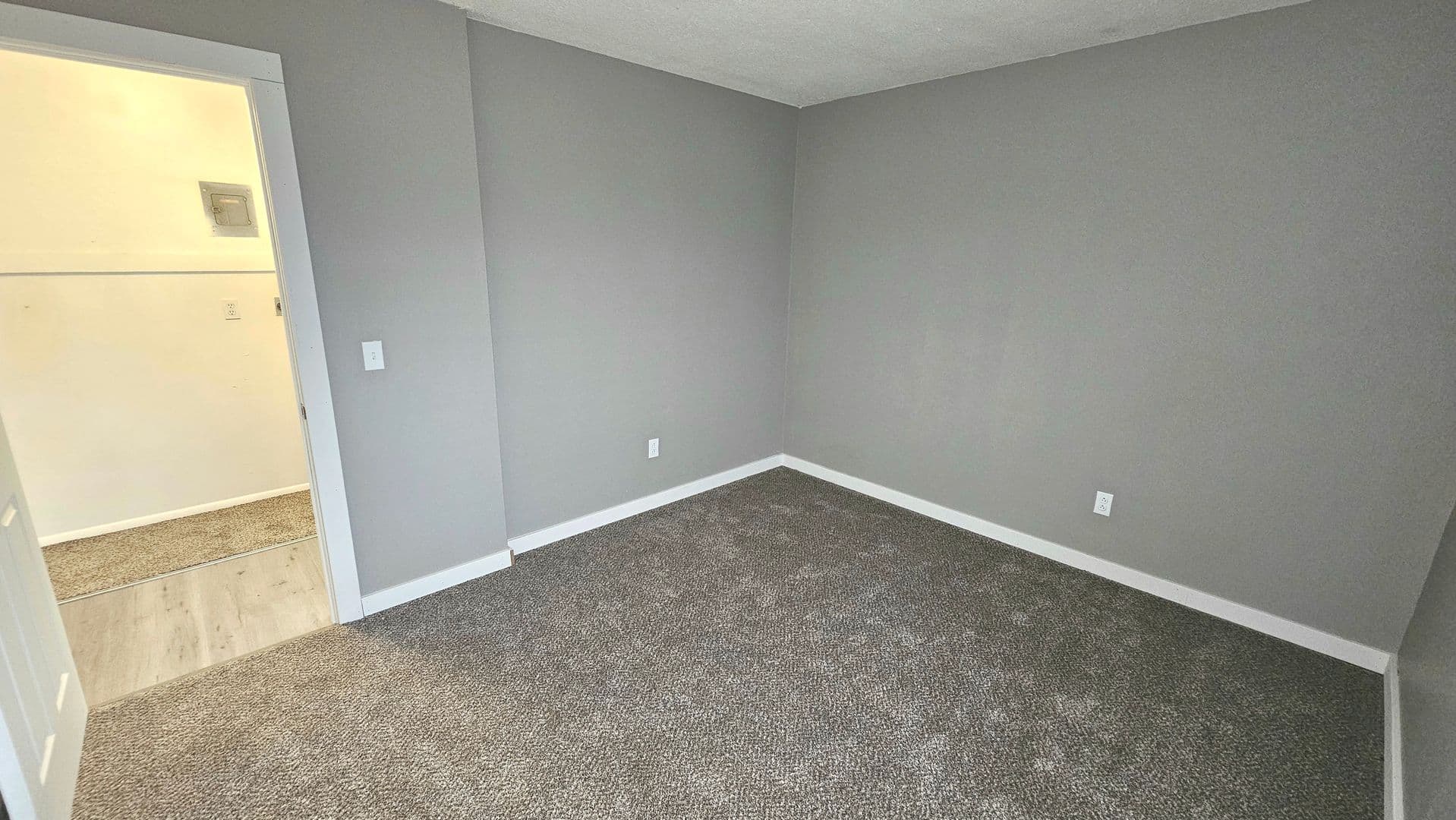 Mansfield Apartment: SUNSET BLVD APARTMENTS