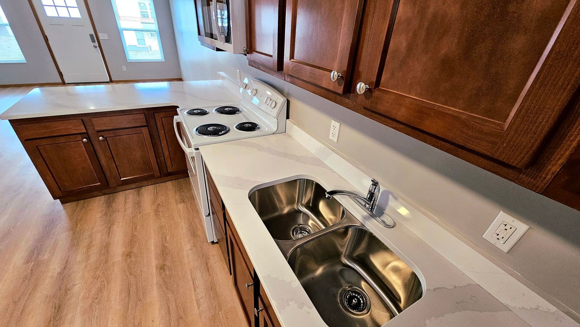Mansfield Apartment: 102 N Benton St Mansfield OH 44902