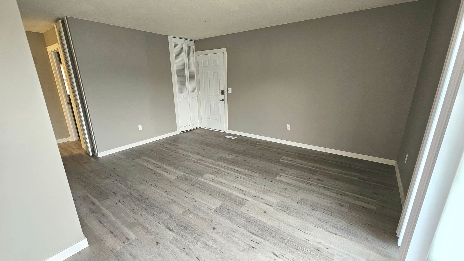 Mansfield Apartment: SUNSET BLVD APARTMENTS