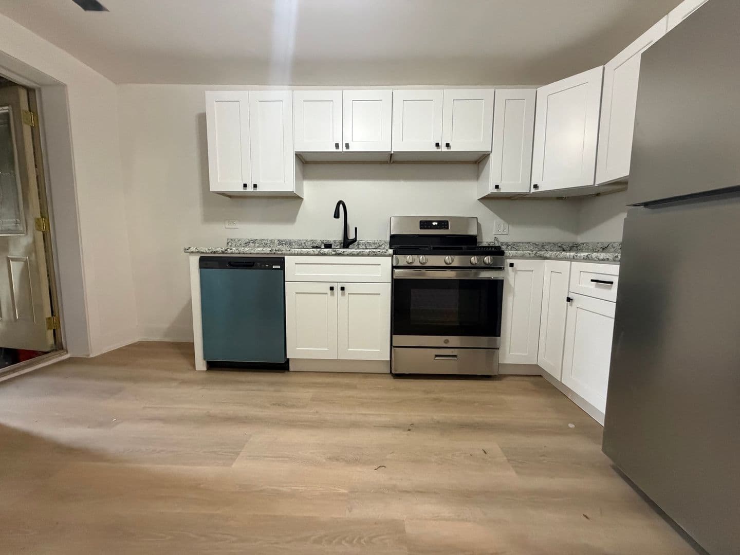 Chicago Apartment: 532 w 26th