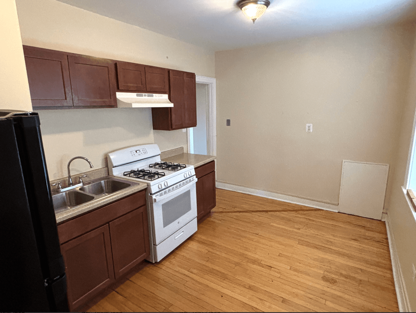 Chicago Apartment: 3816 N Long Ave