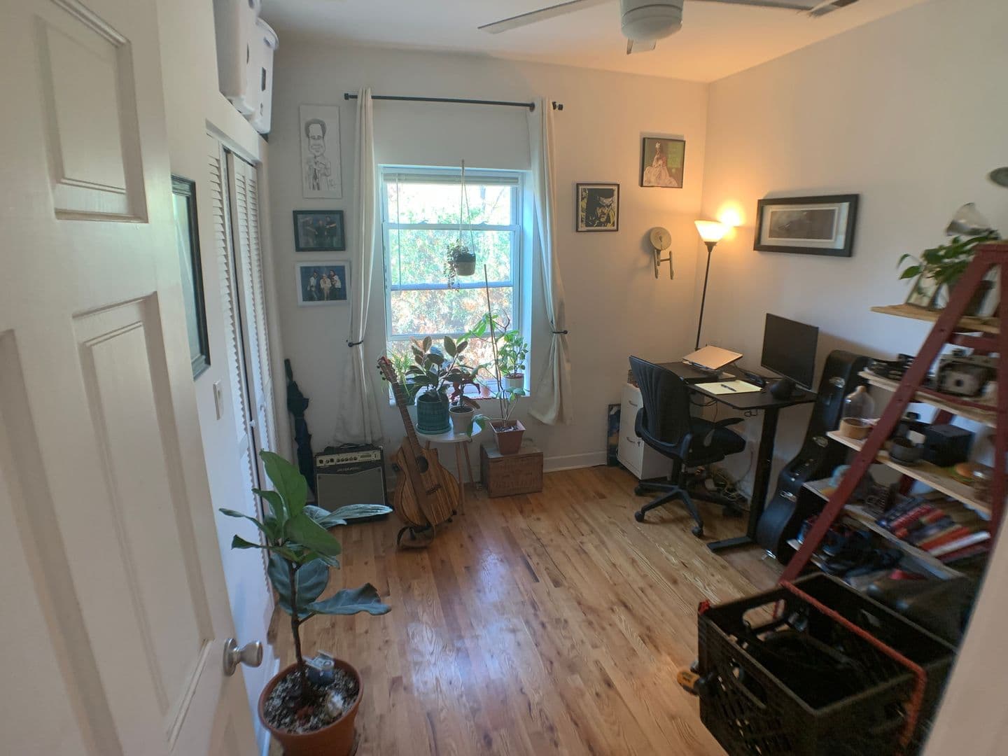 Chicago Apartment: 3450 W Waveland Ave