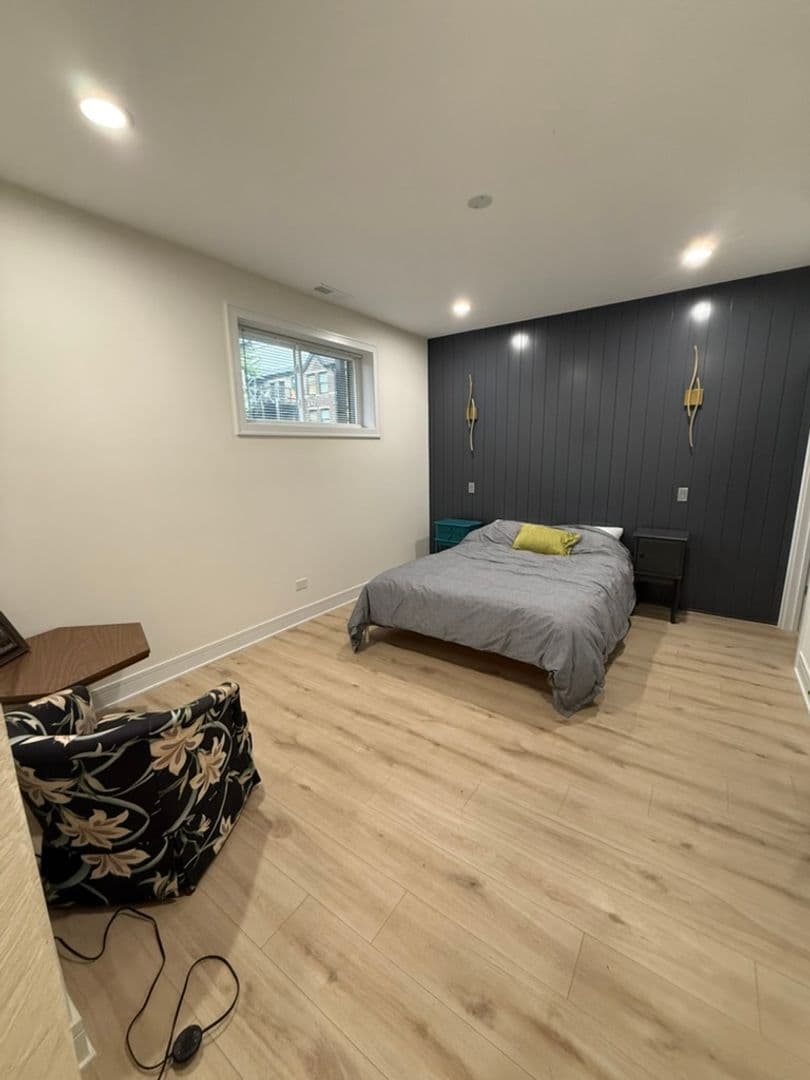 Chicago Apartment: 4314 S Evans Ave