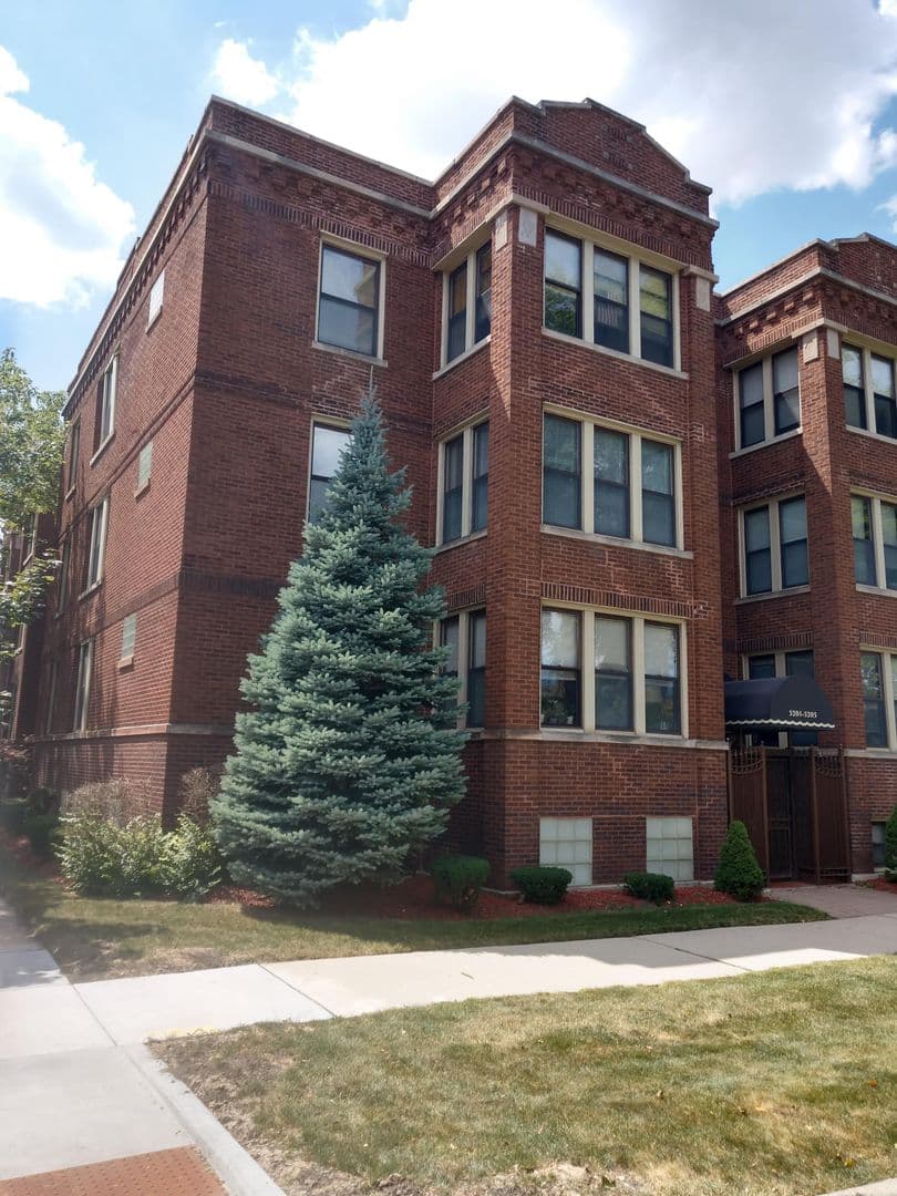 Chicago Apartment: 5205 W. Pensacola