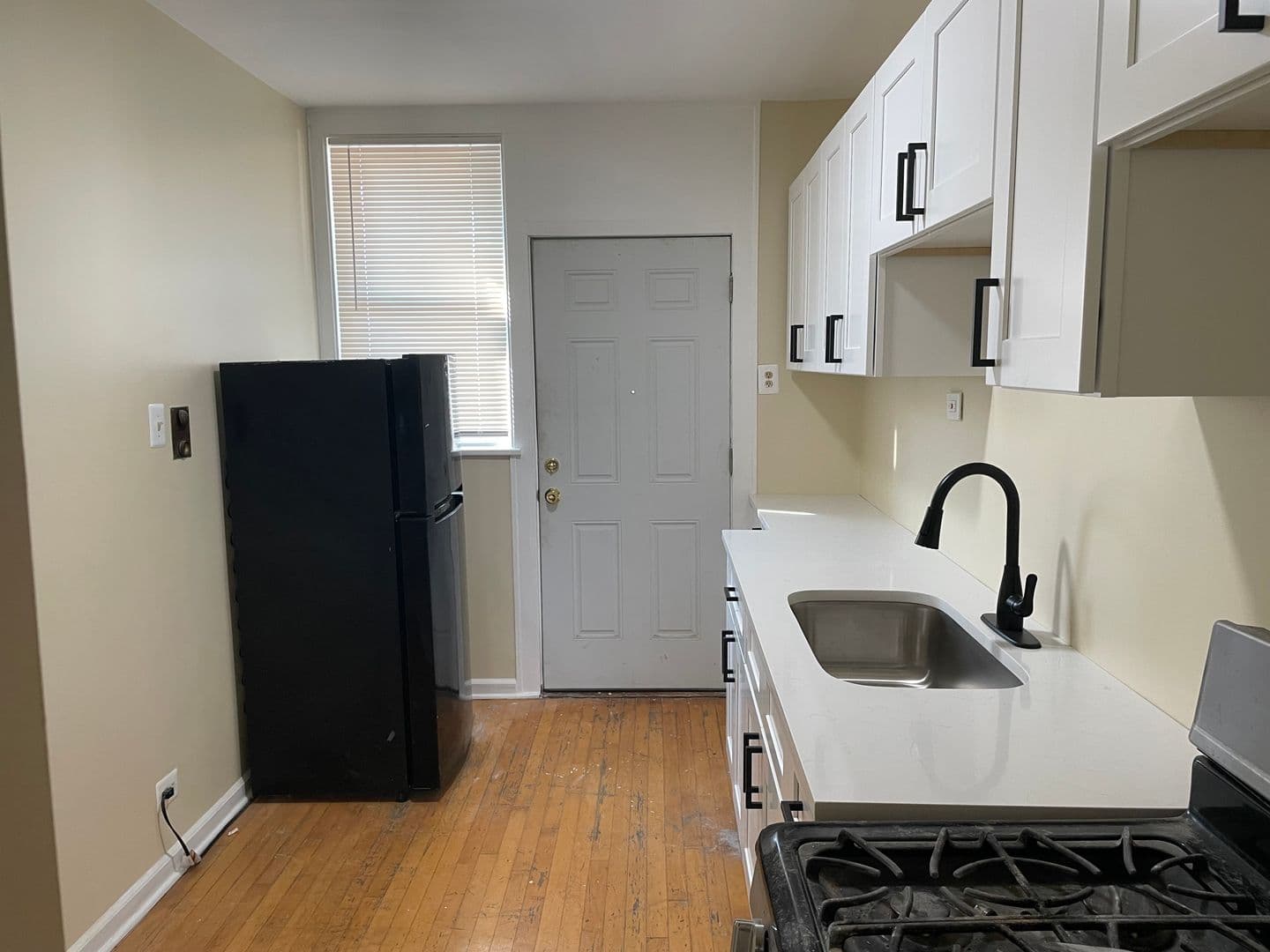 Chicago Apartment: 2954 N. Kostner
