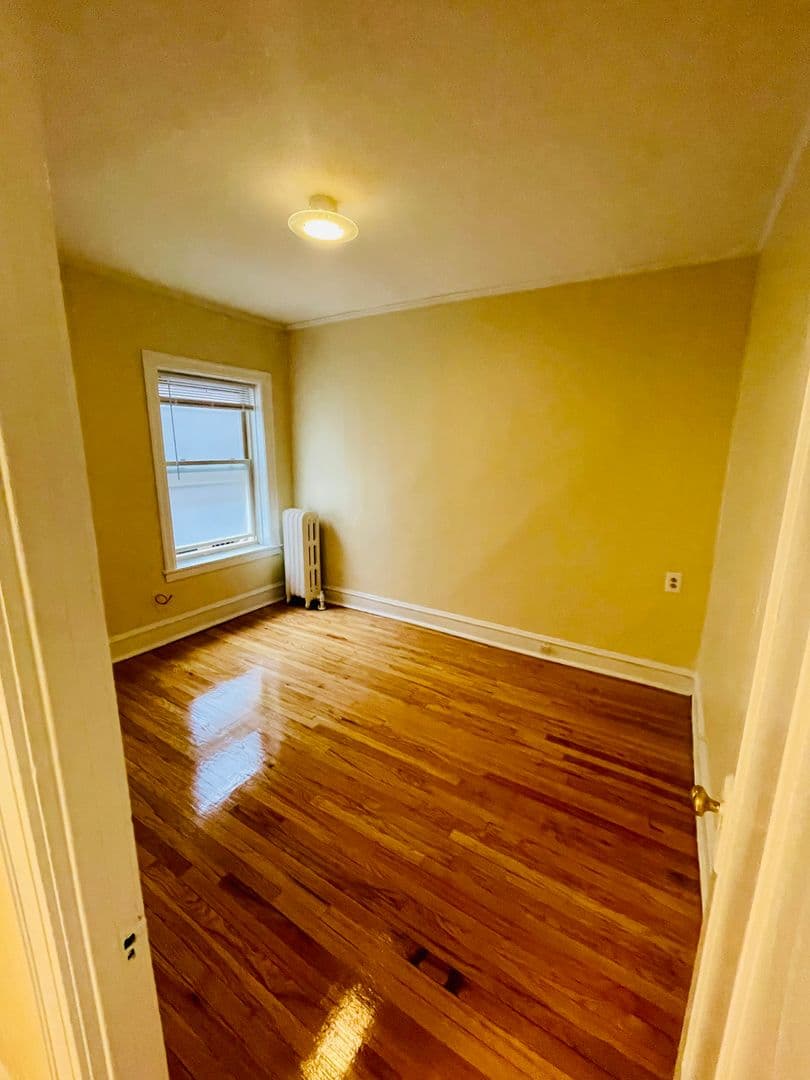 Chicago Apartment: 1329 - 1337 W Touhy Ave
