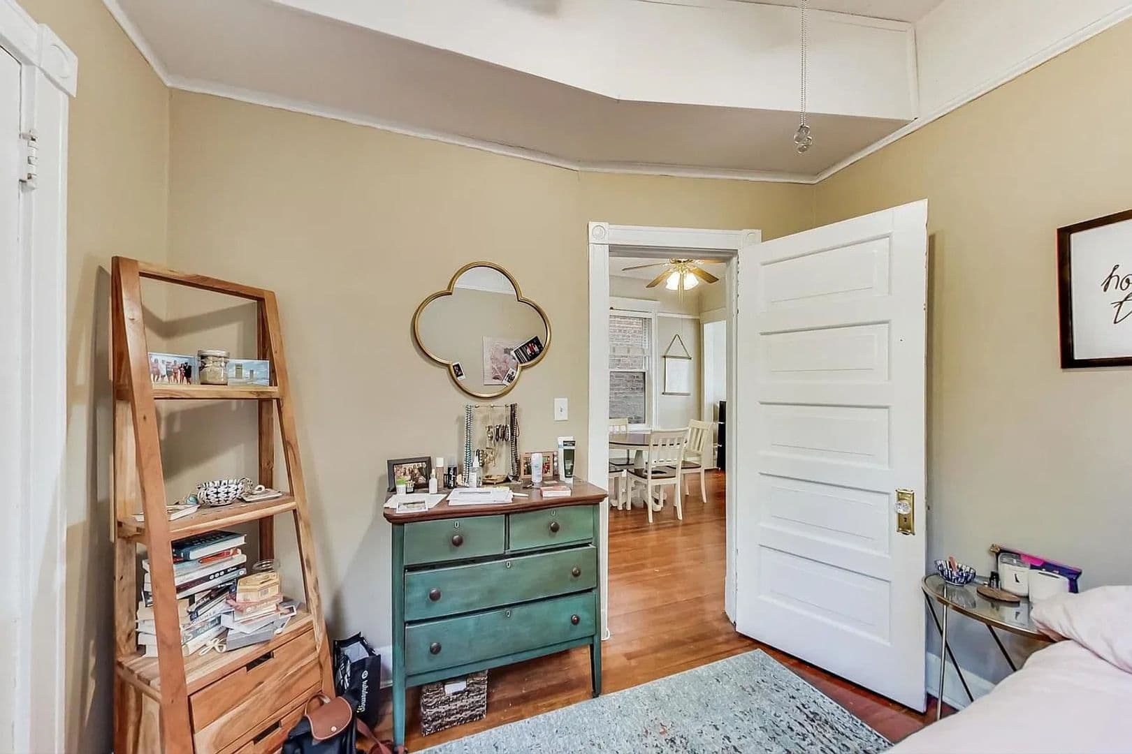 Chicago Apartment: 822 W Newport Ave.