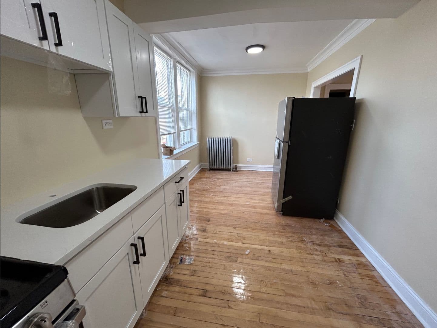 Chicago Apartment: 4015 - 4023 W School St