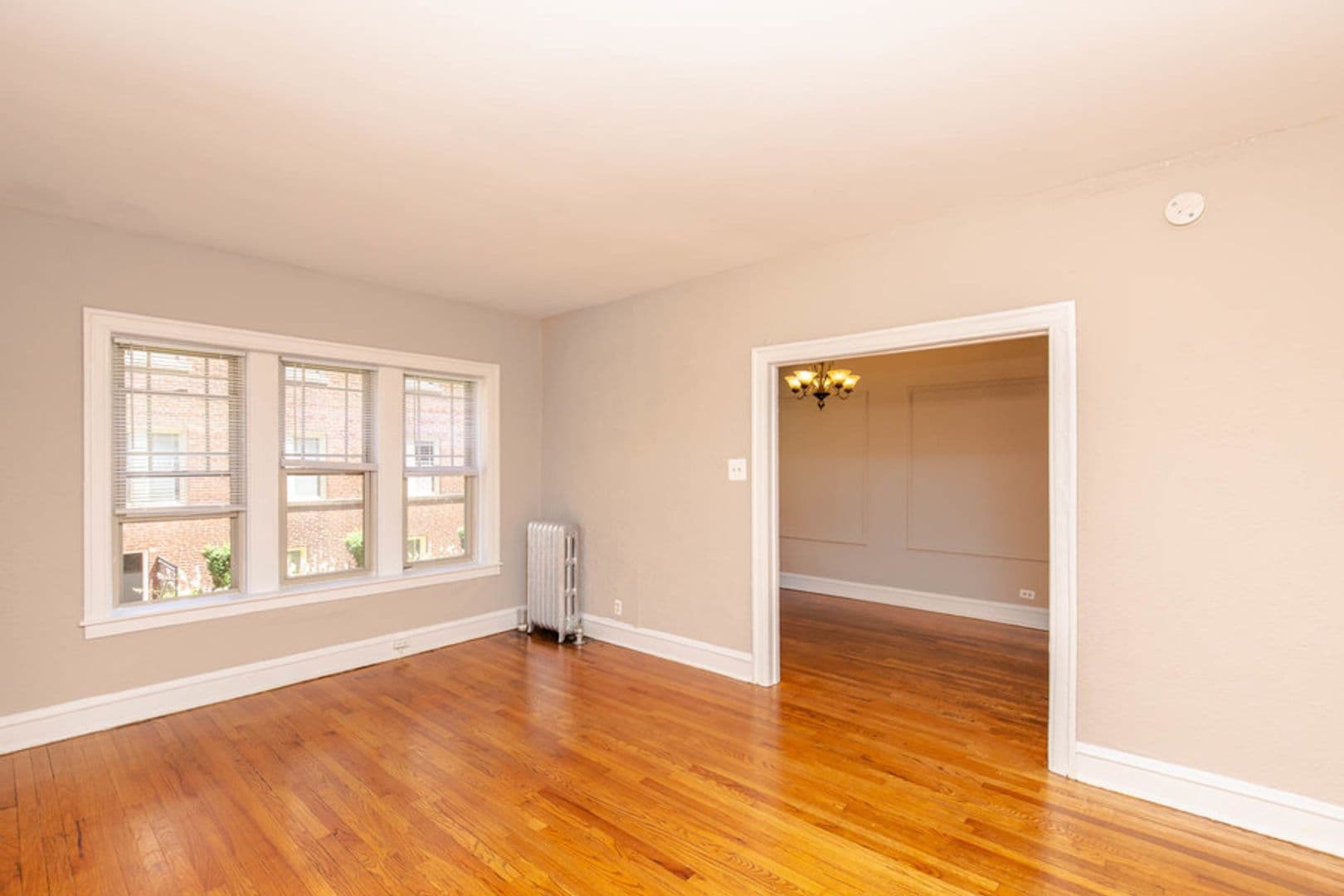 Chicago Apartment: 1329 - 1337 W Touhy Ave