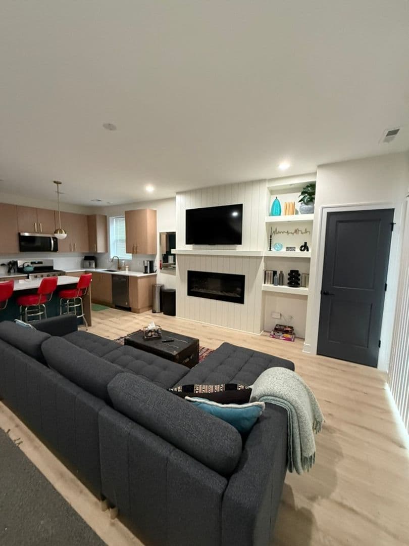 Chicago Apartment: 4314 S Evans Ave