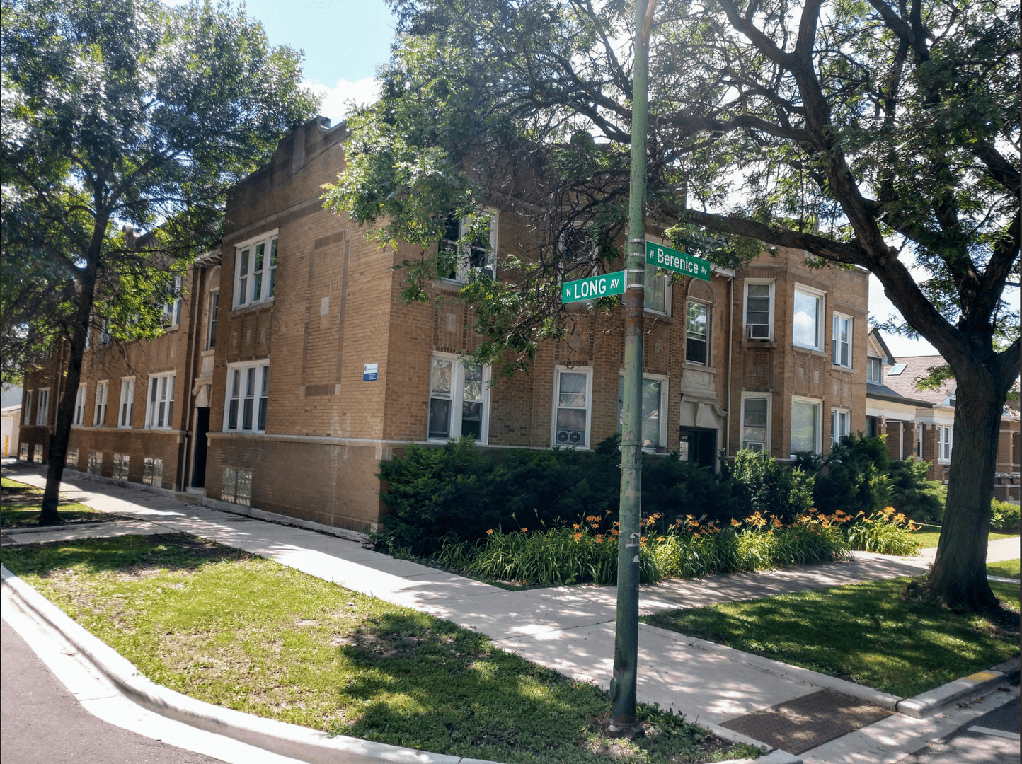 Chicago Apartment: 3816 N Long Ave