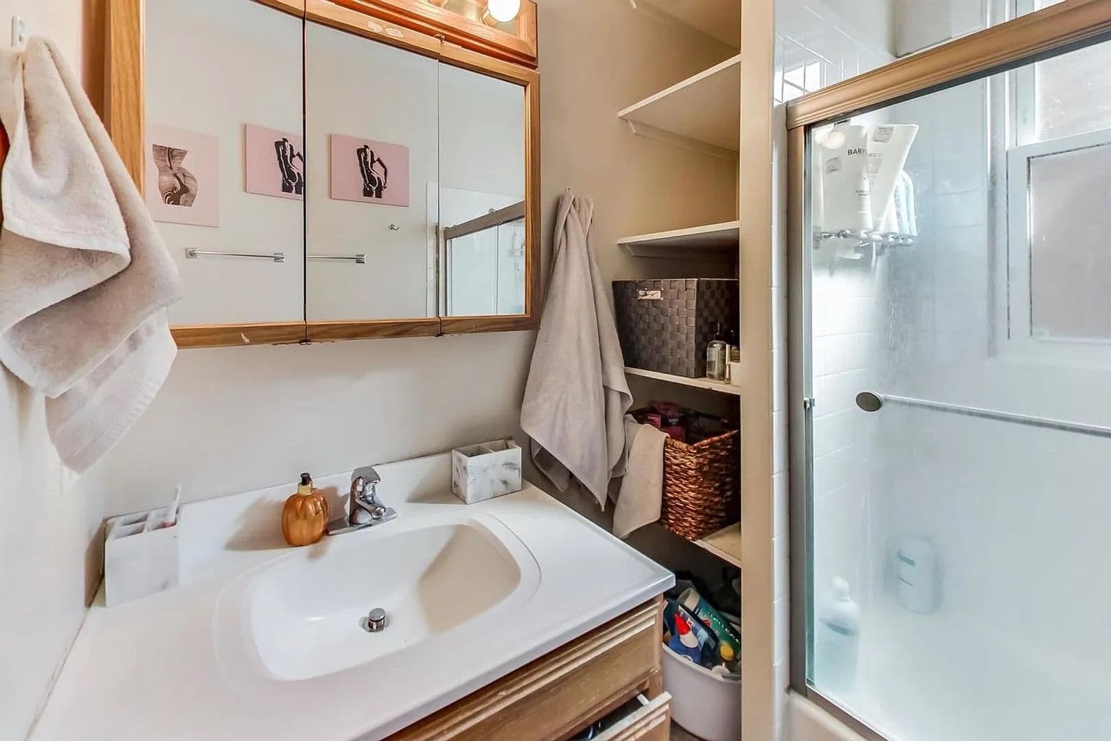 Chicago Apartment: 822 W Newport Ave.
