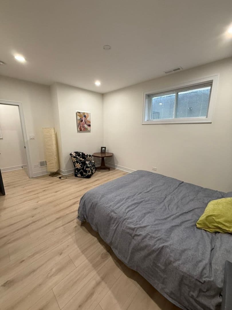 Chicago Apartment: 4314 S Evans Ave