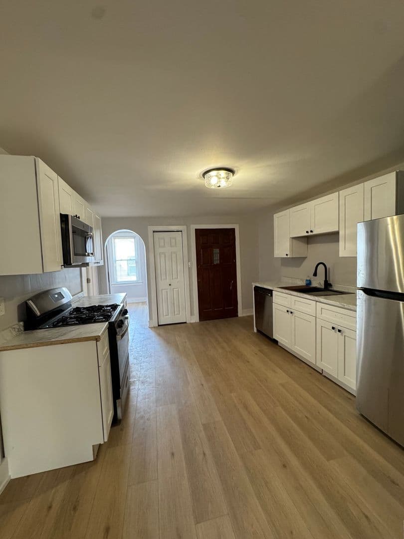 Chicago Apartment: 532 w 26th