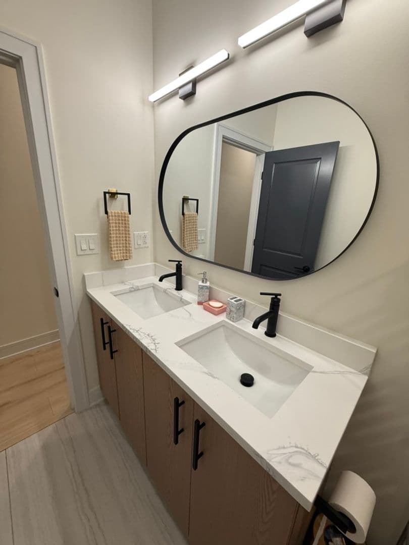 Chicago Apartment: 4314 S Evans Ave