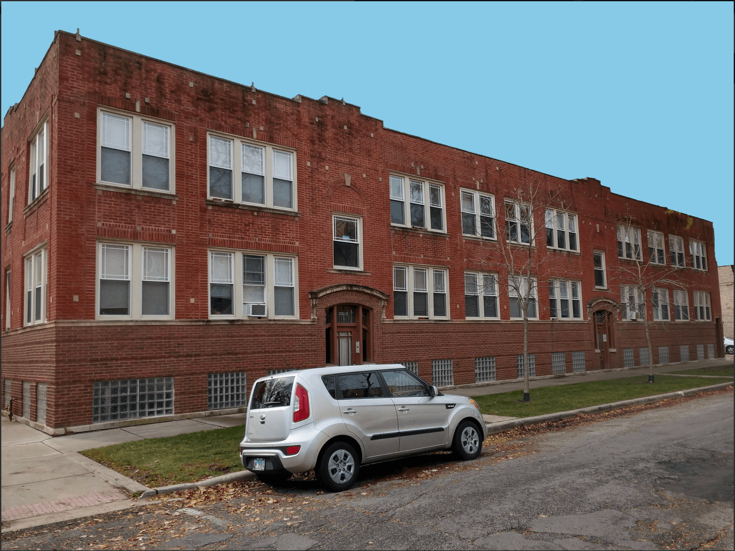 Chicago Apartment: 3733 - 3745 W Berteau Ave