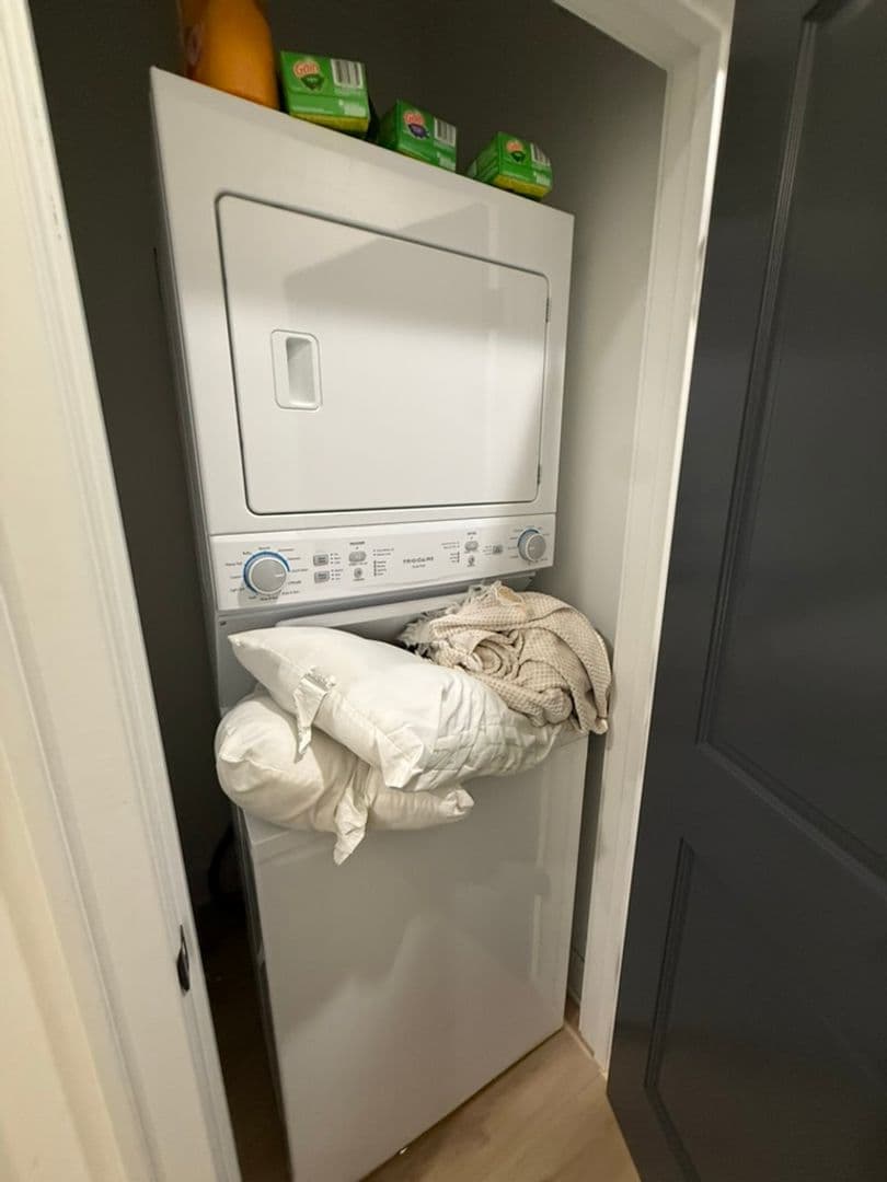 Chicago Apartment: 4314 S Evans Ave