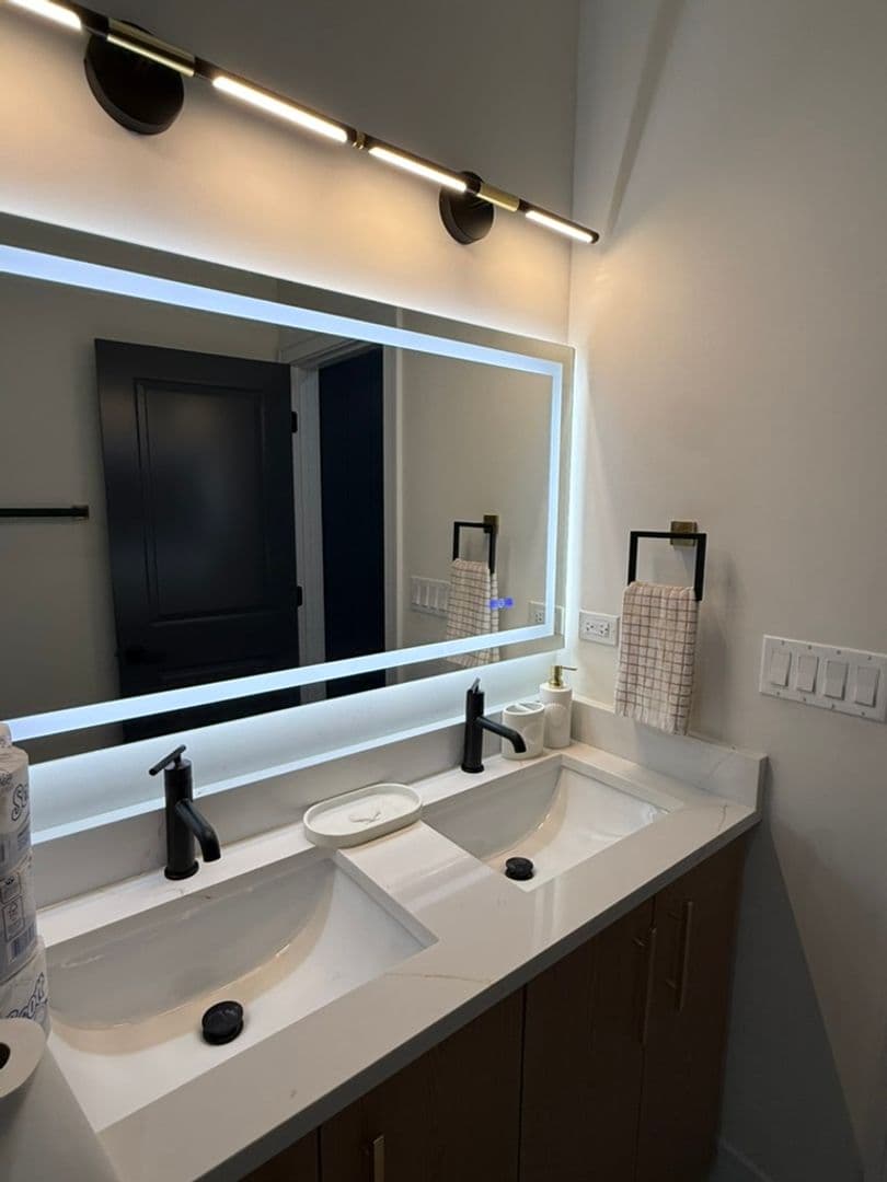 Chicago Apartment: 4314 S Evans Ave