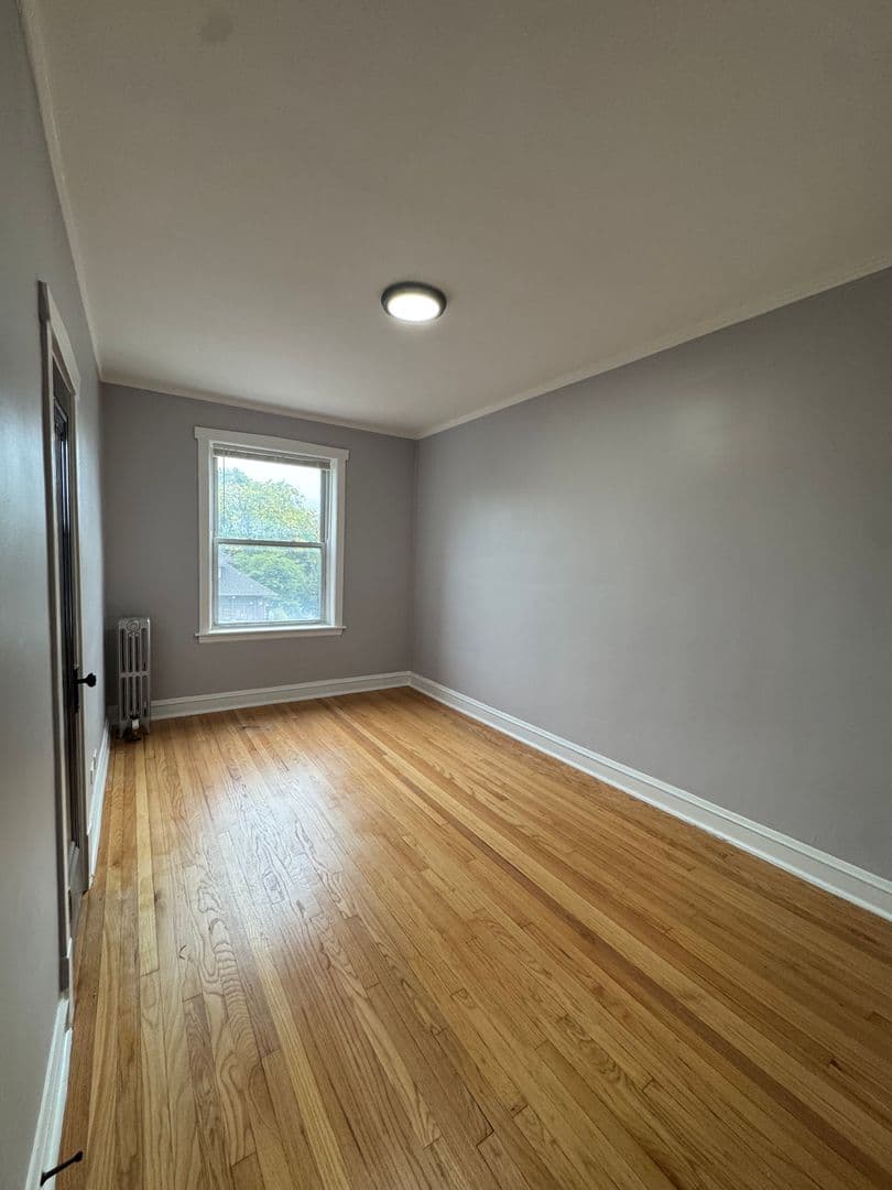 Chicago Apartment: 3801 W Addison