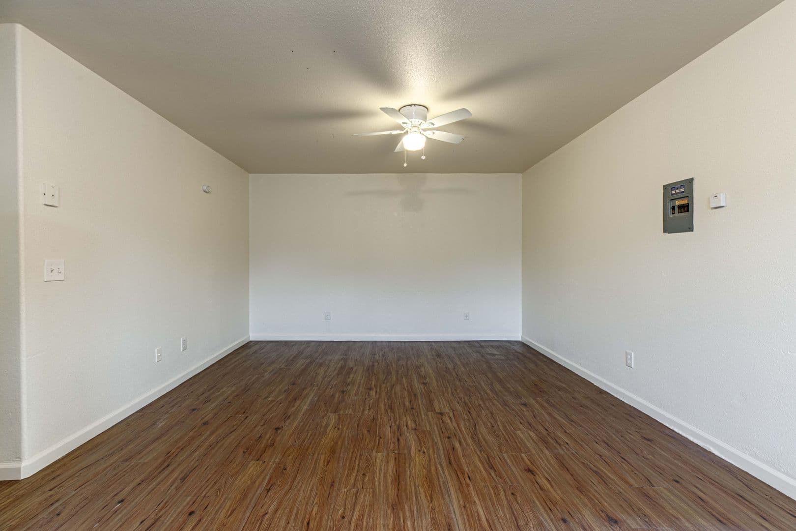 Merced Apartment: 536 W. 10th St