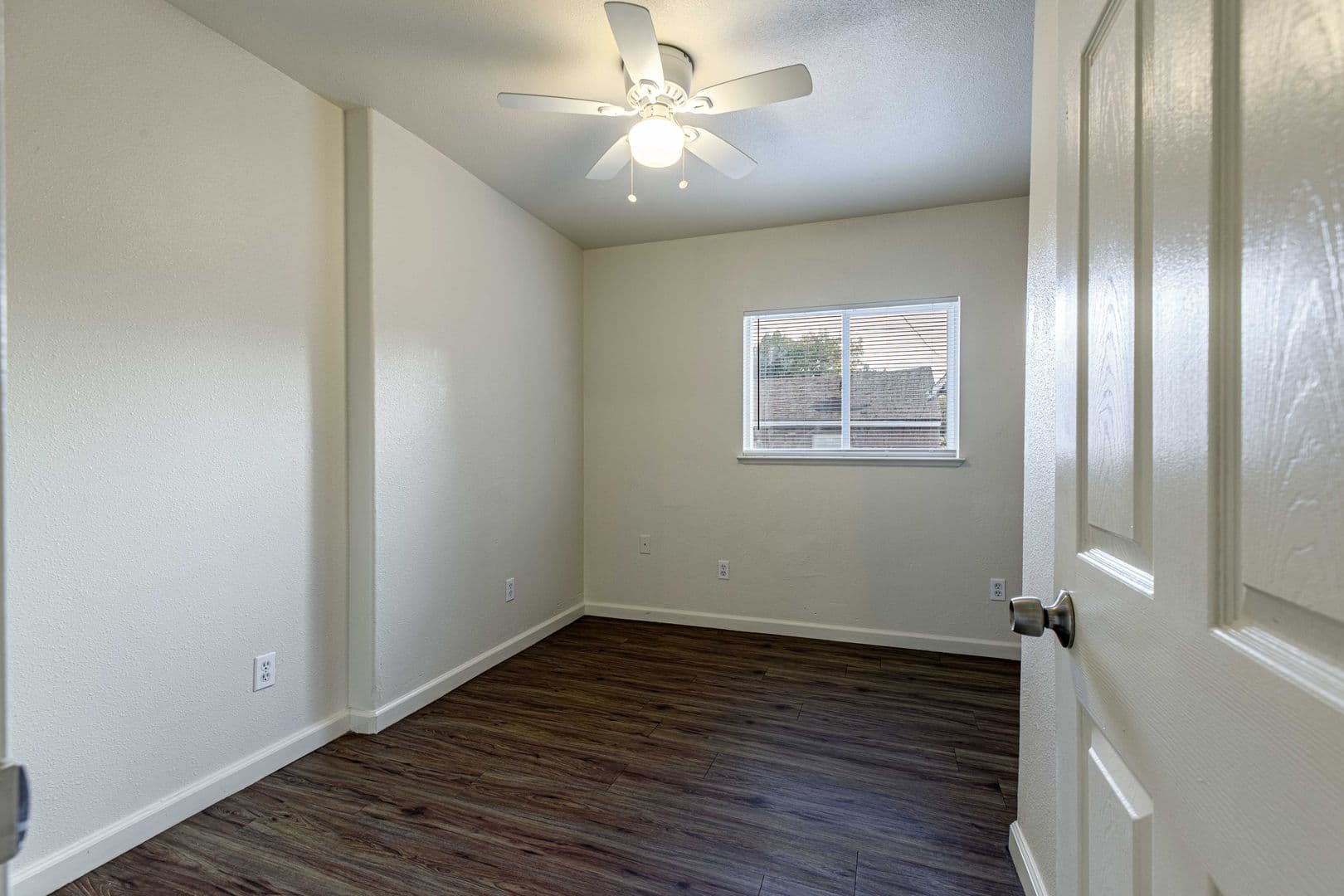 Merced Apartment: 536 W. 10th St
