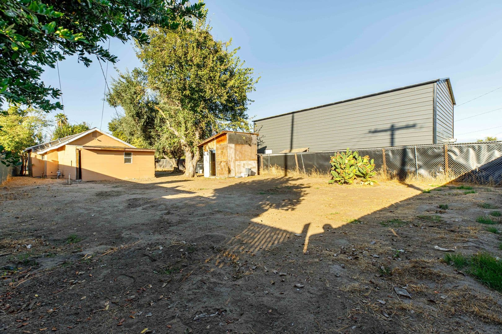 Riverbank House: 3038 Topeka St